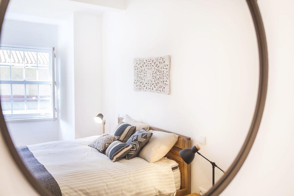 Lovelystay - Cais Apartment River View Лиссабон Экстерьер фото